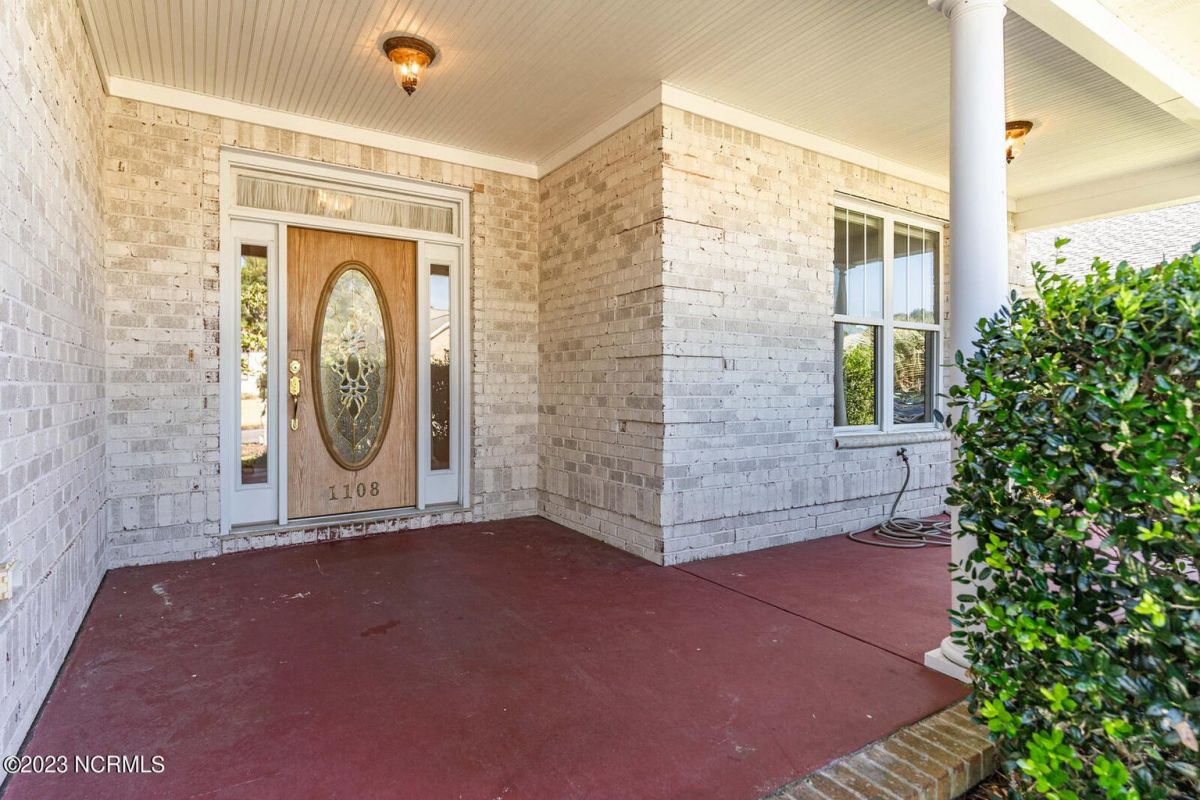 1108 Veranda Court