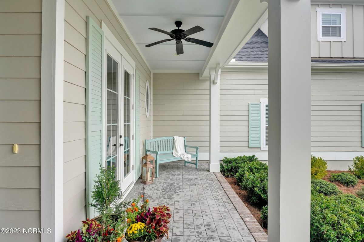 1319 Cross Water Circle