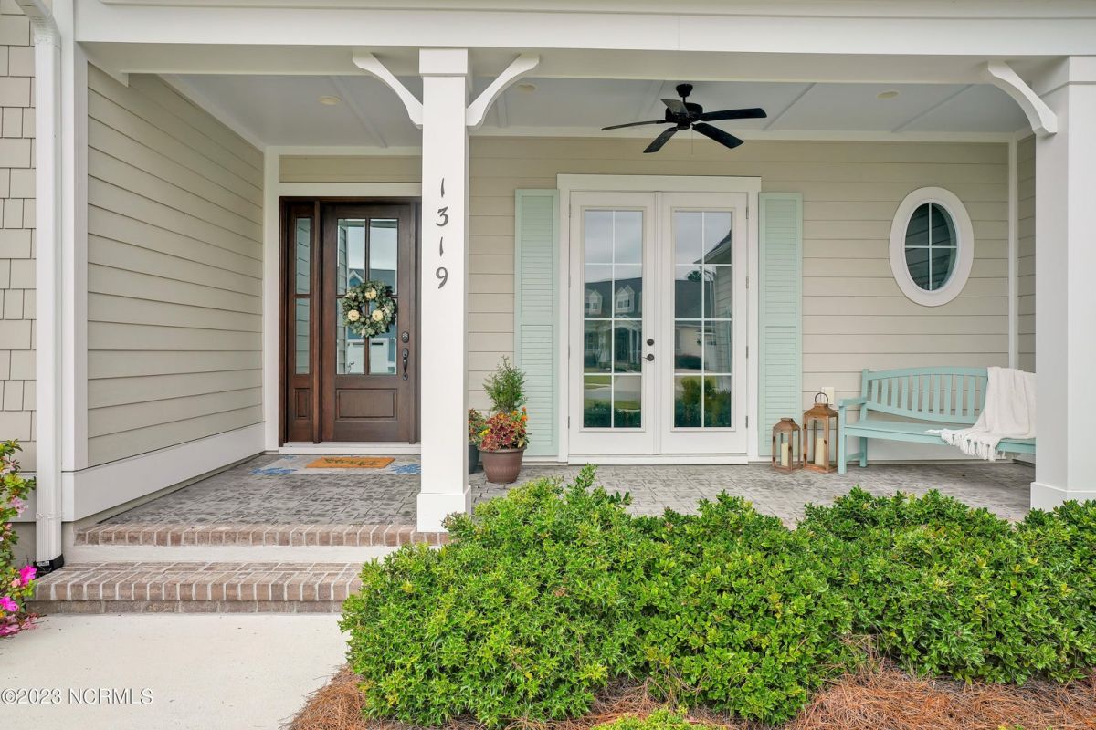 1319 Cross Water Circle