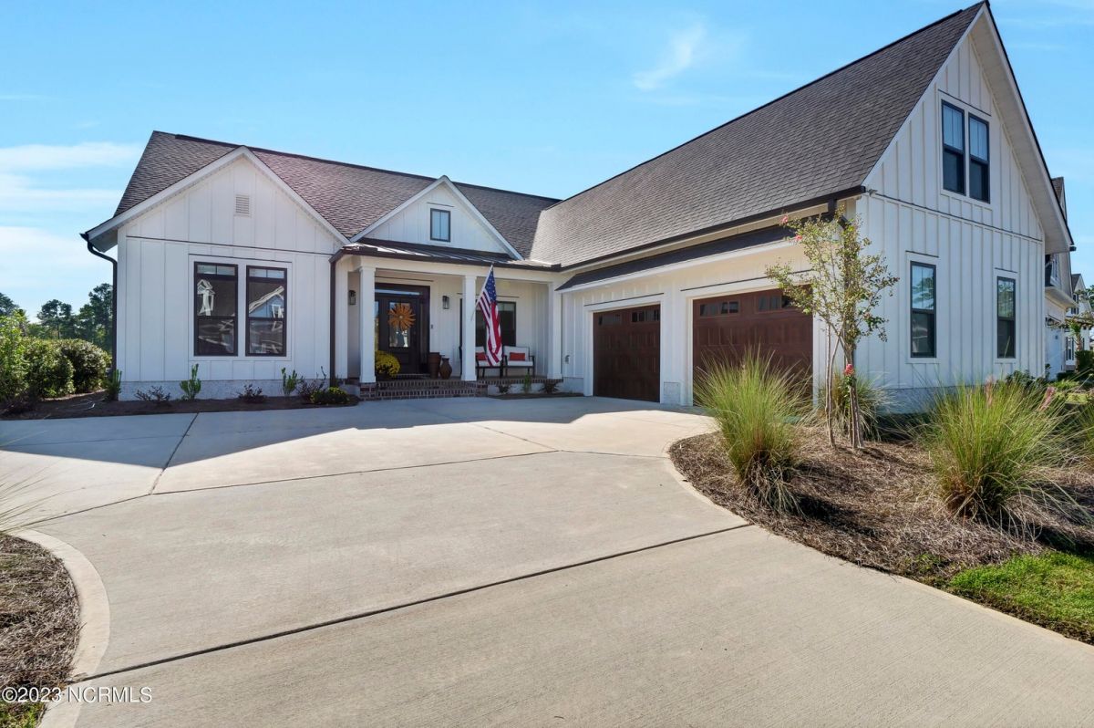 5301 Barcroft Lake Drive