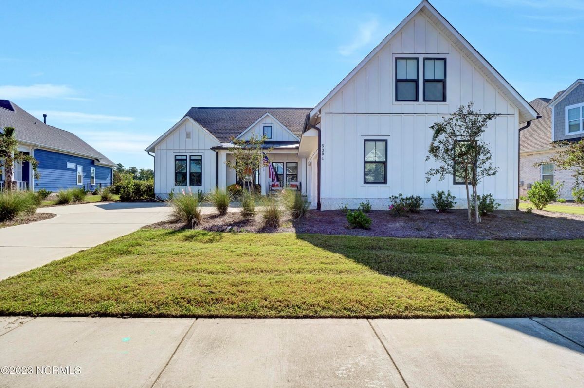 5301 Barcroft Lake Drive