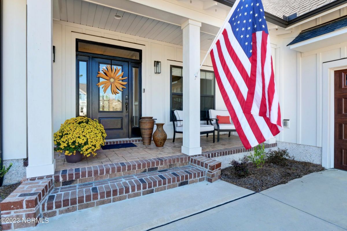 5301 Barcroft Lake Drive