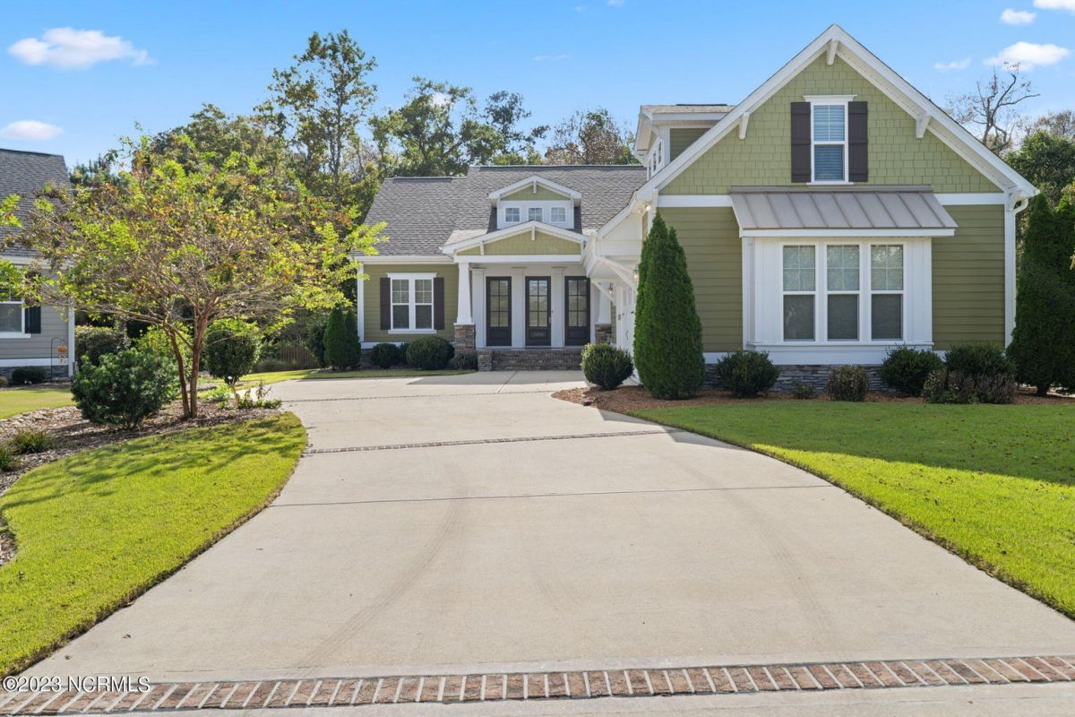 2701 Chadsworth Lane