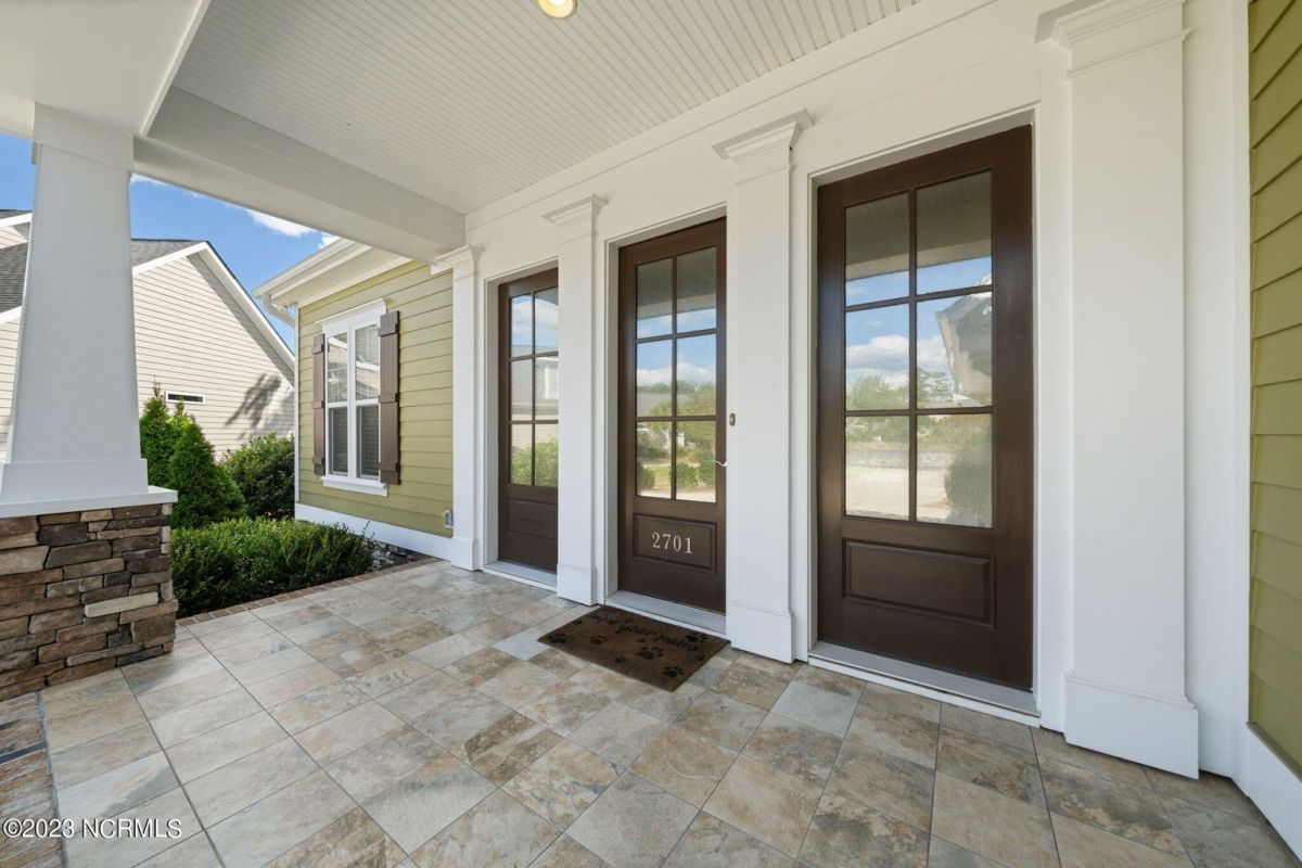 2701 Chadsworth Lane