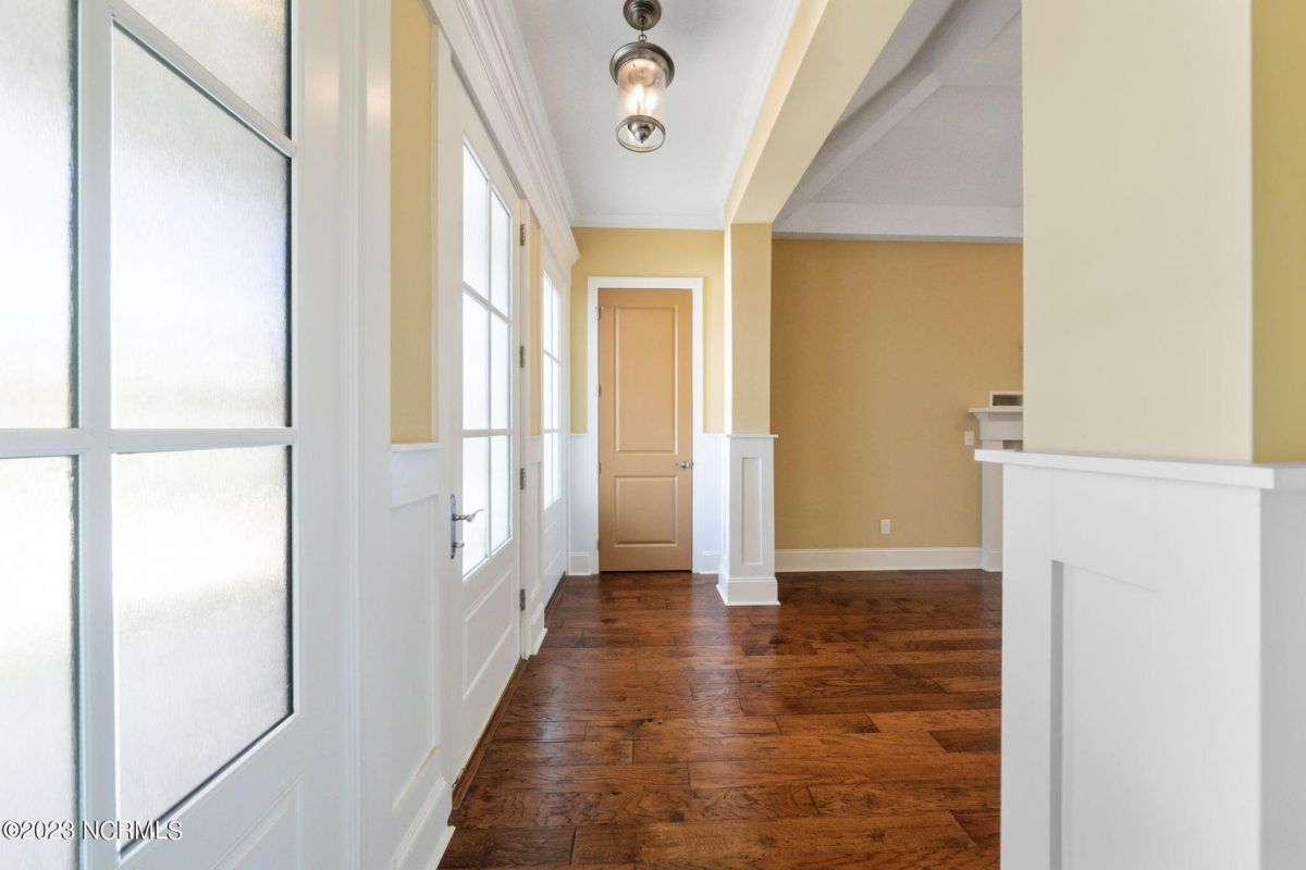 2701 Chadsworth Lane