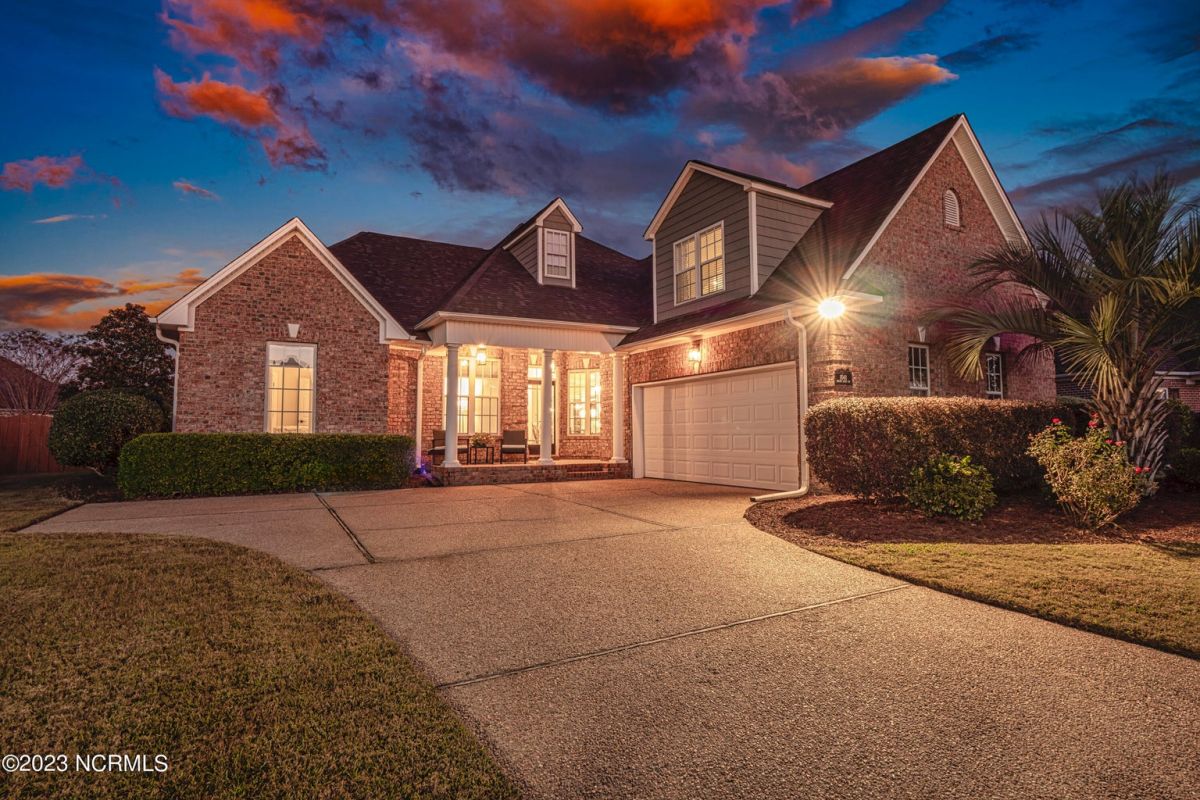 1048 Golden Sands Way