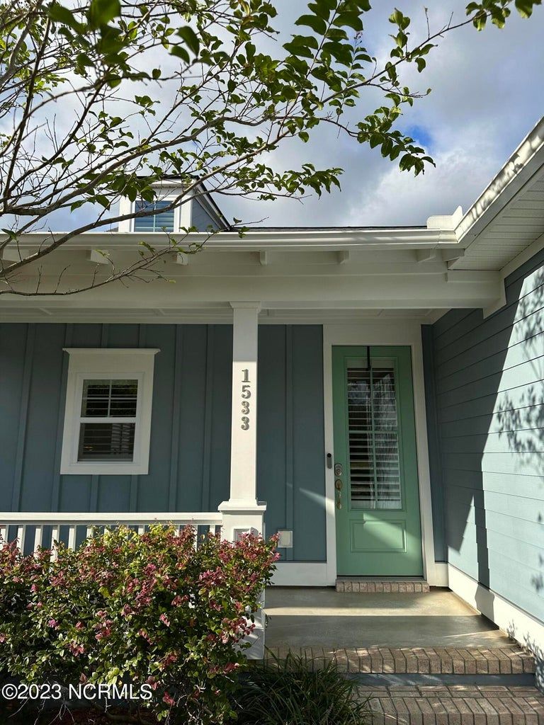 1533 Low Country Boulevard