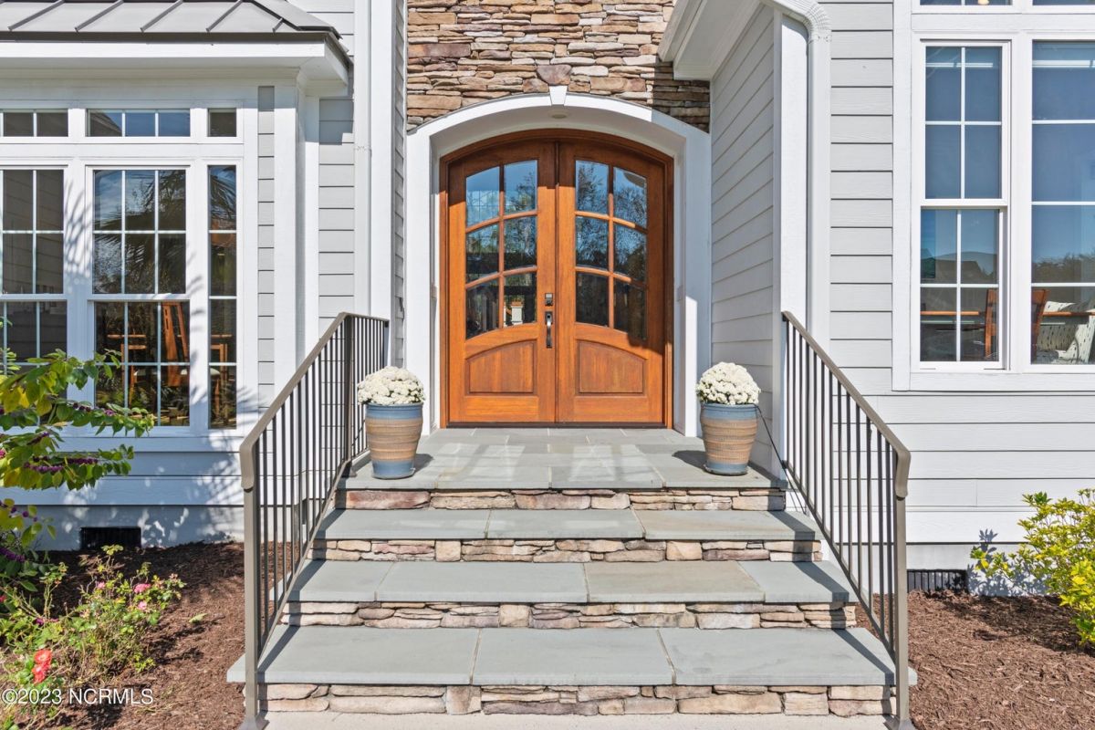 2583 Hillsborough Drive