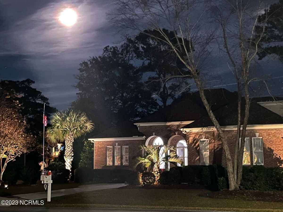 2761 Cedar Crest Drive