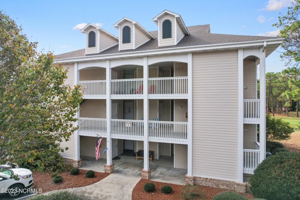 3350 Club Villas Drive