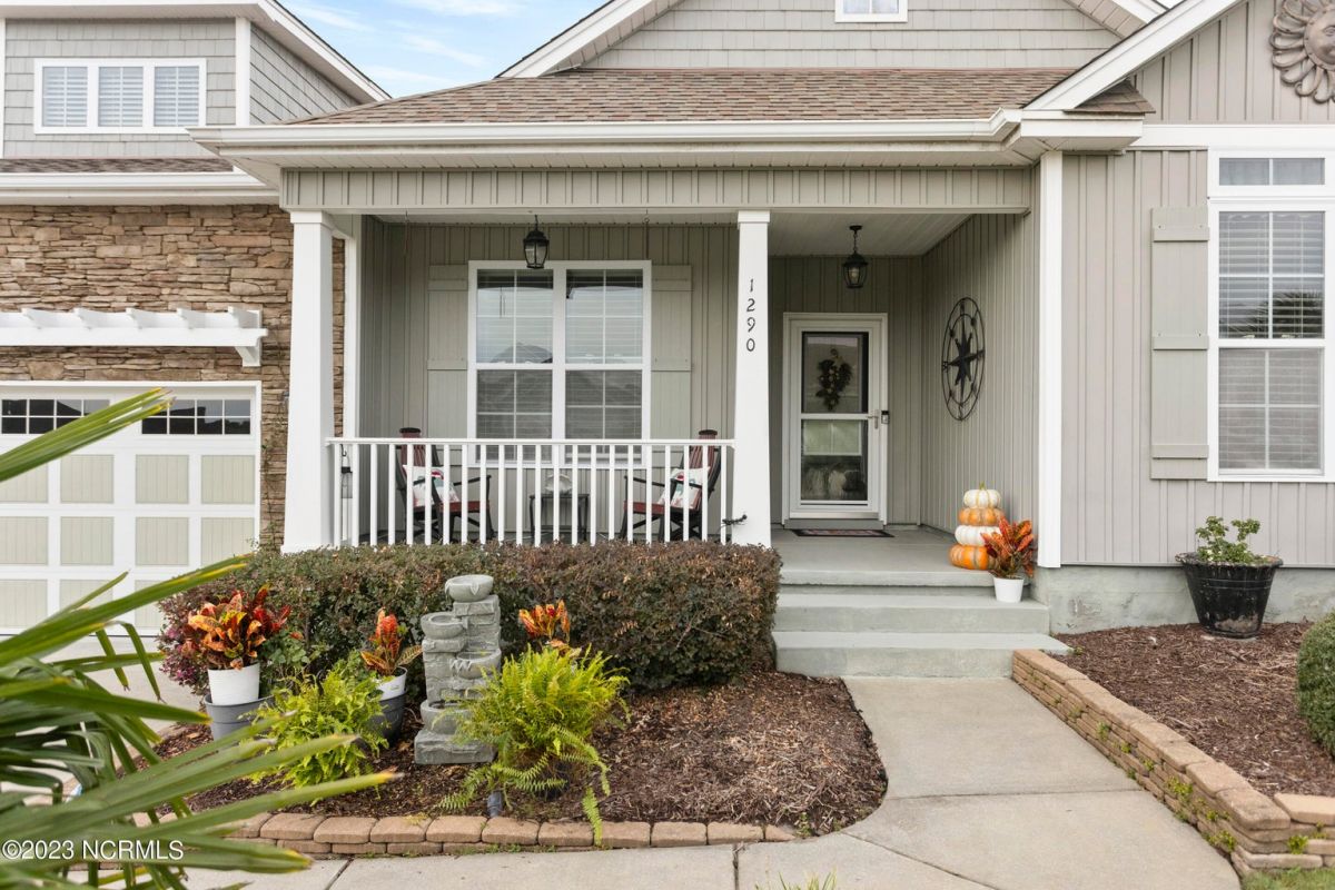 1290 Neptuno Court