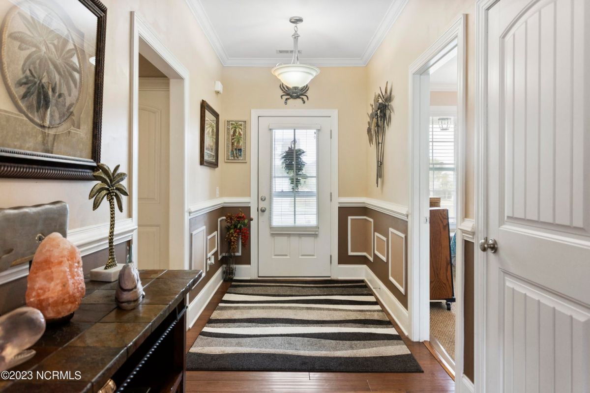 1290 Neptuno Court