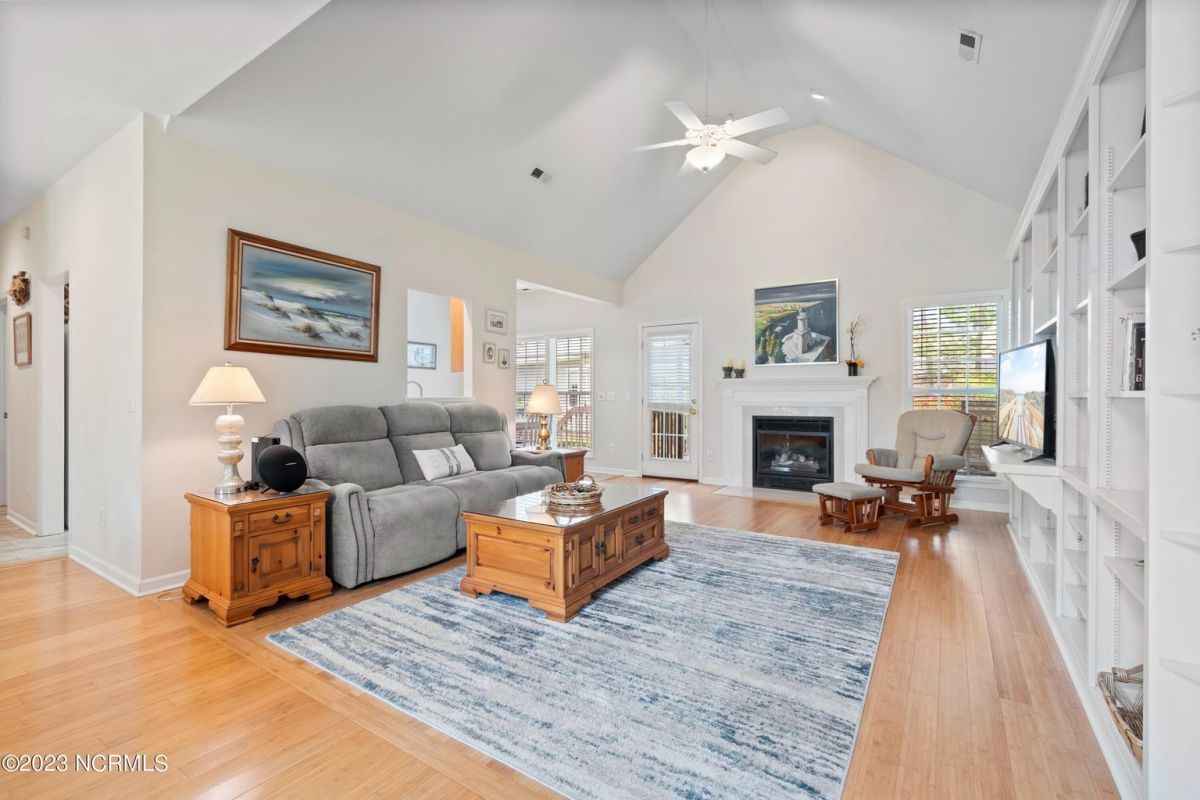 4139 Churchill Circle