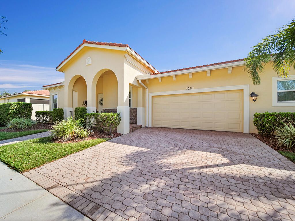 10211 Amerigo Lane