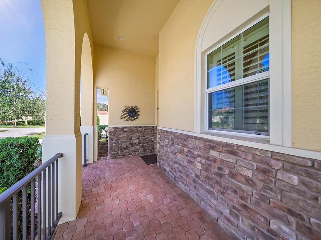 10211 Amerigo Lane