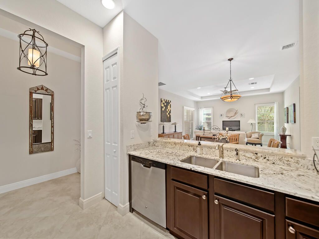 10211 Amerigo Lane