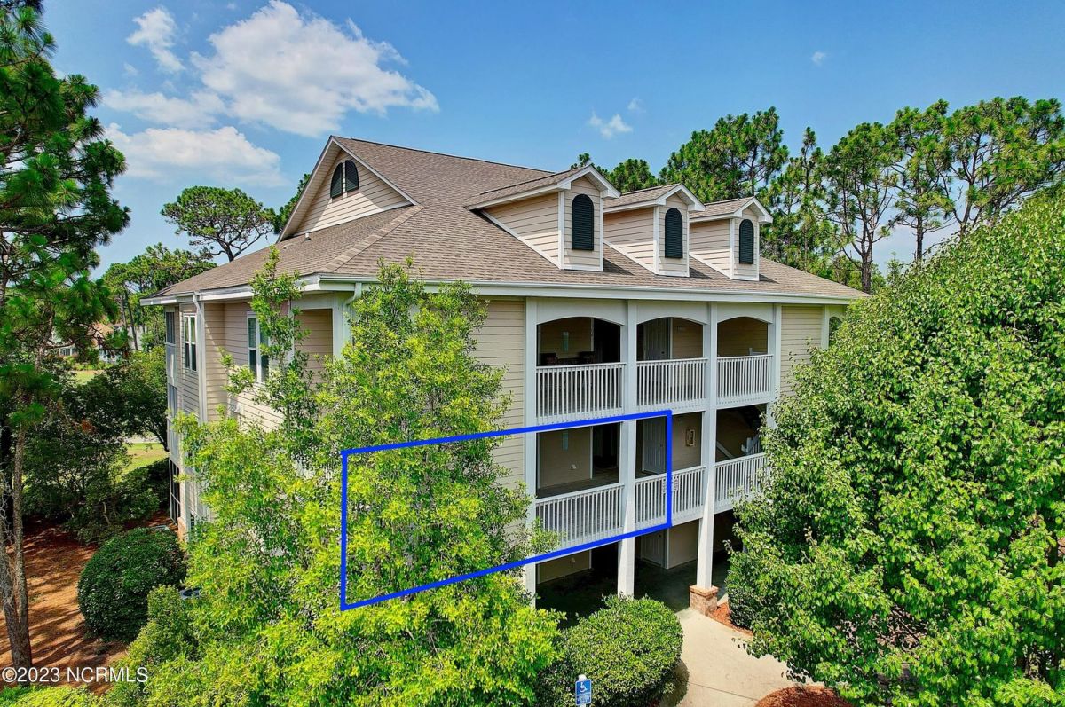 3350 Club Villas Drive