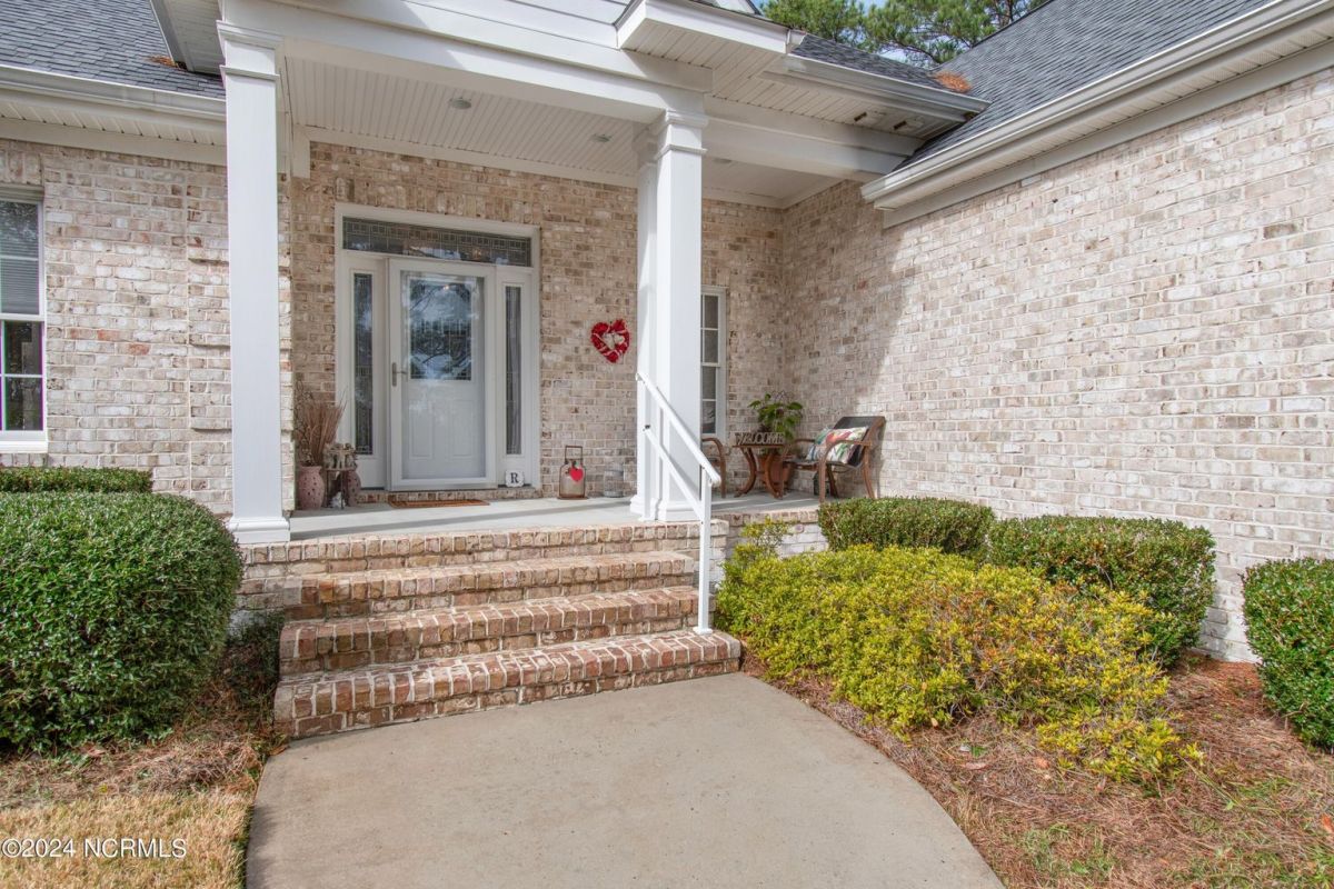 3302 Sawgrass Circle