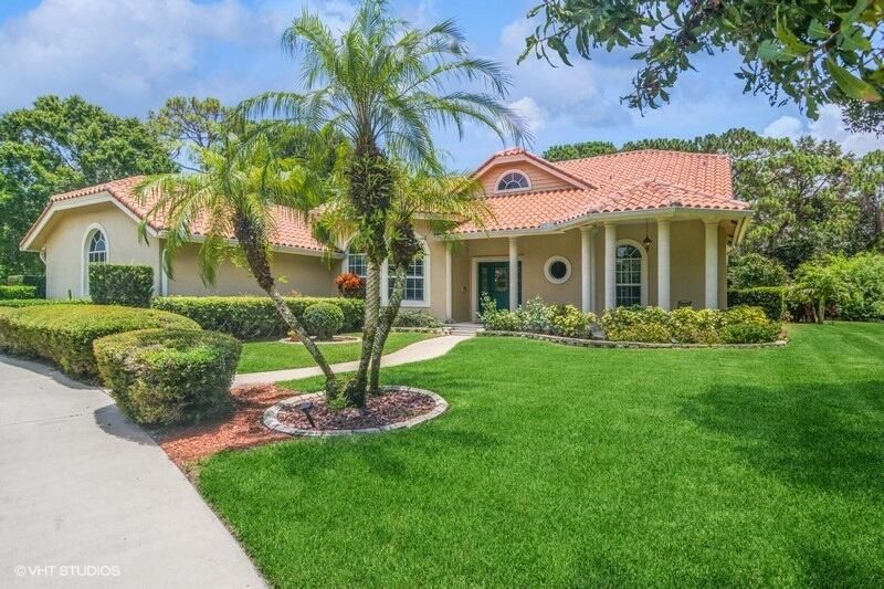 7912 Plantation Lakes Drive