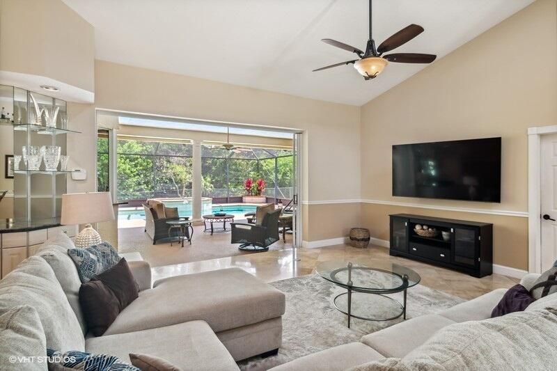 7912 Plantation Lakes Drive