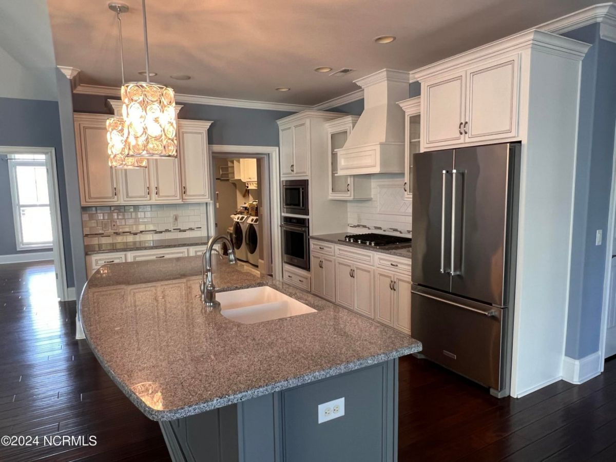 1245 Cross Water Circle