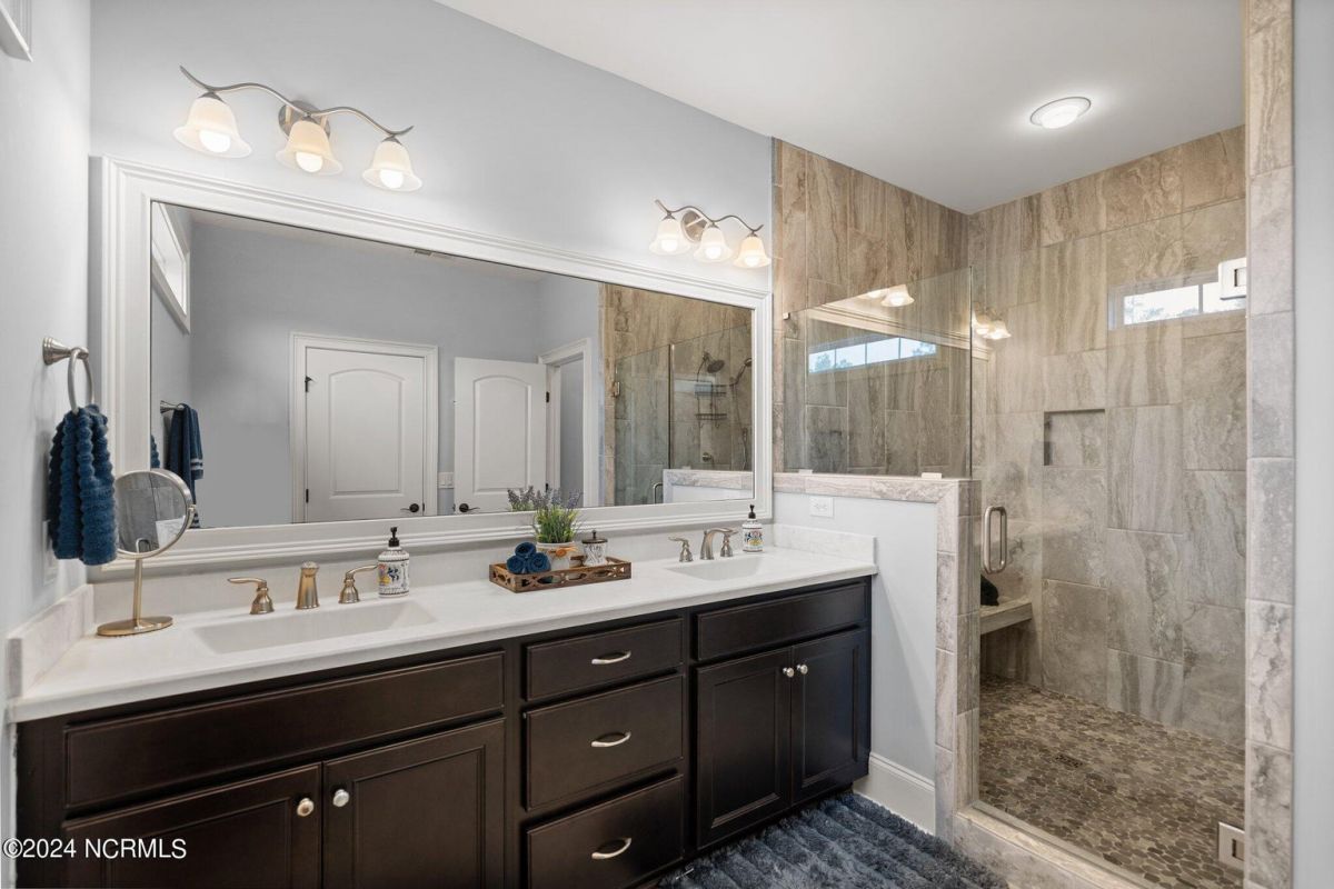 2444 Blue Papaya Loop