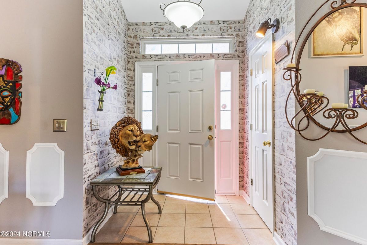 854 Sandpiper Bay Drive