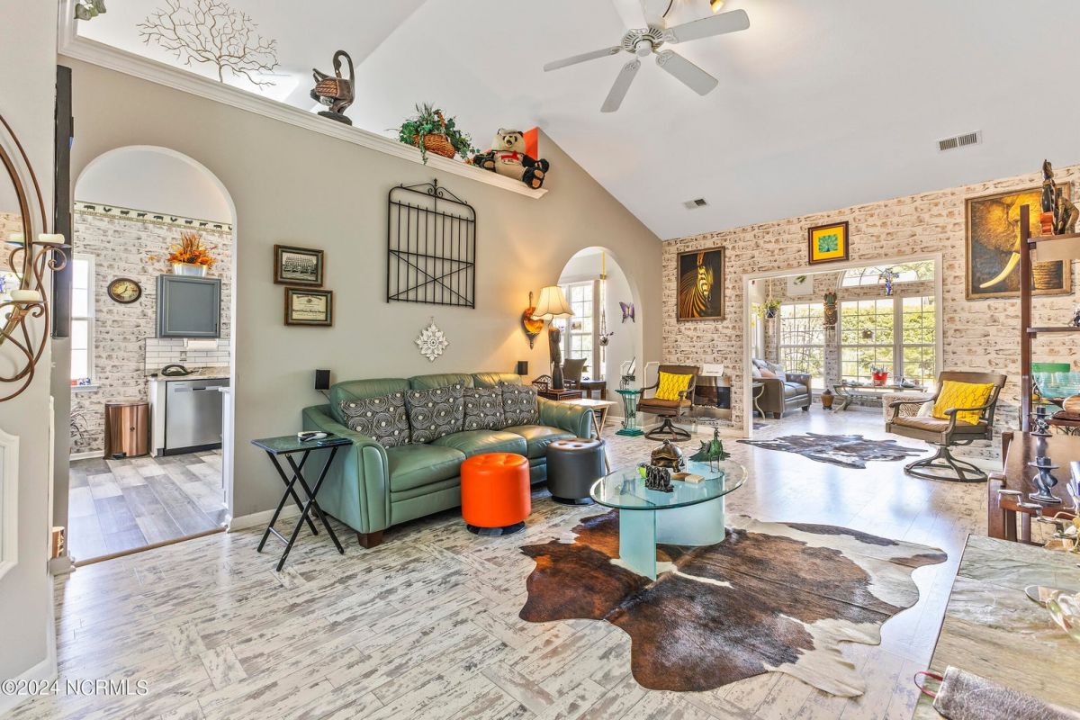 854 Sandpiper Bay Drive