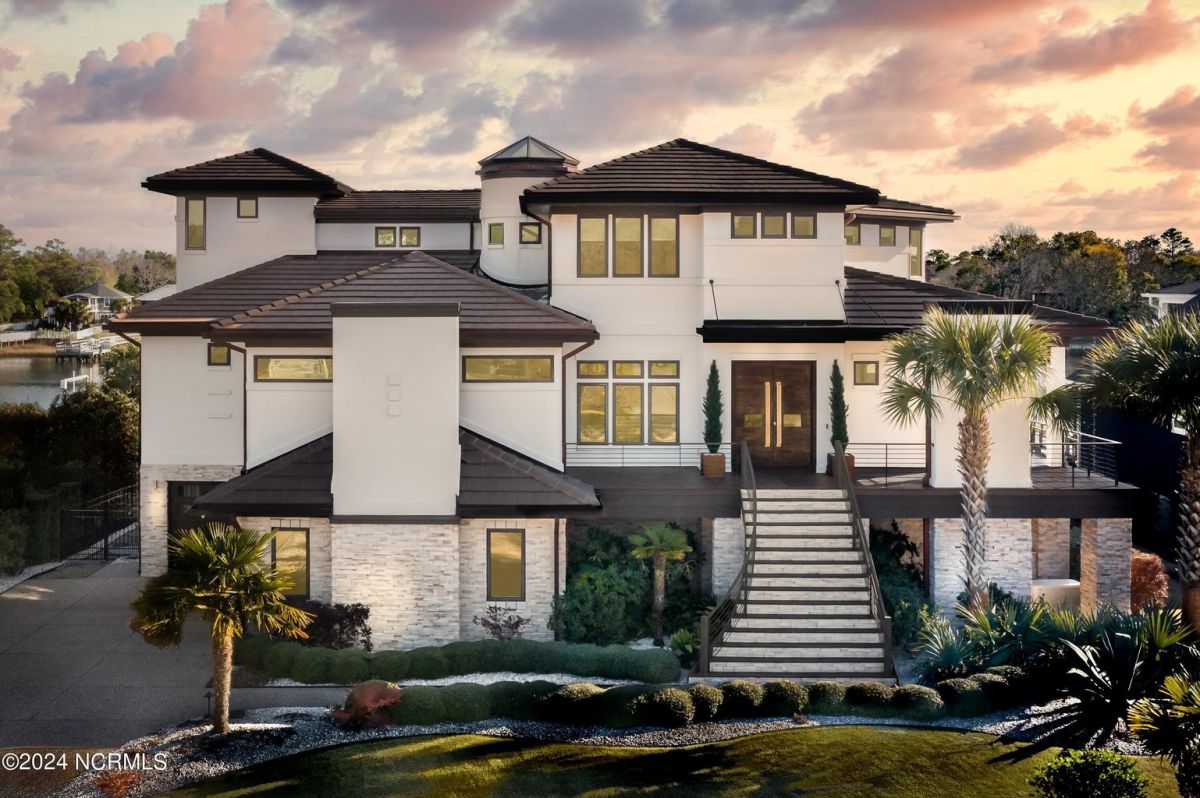 2751 Pinecrest Drive