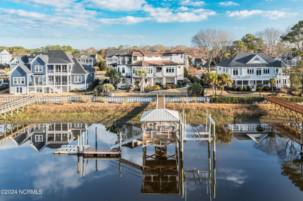 2751 Pinecrest Drive