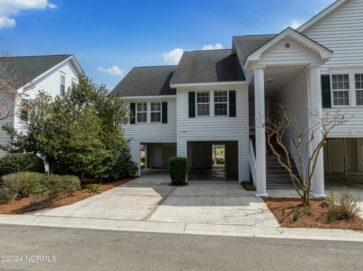 3155 Lakeside Commons Drive