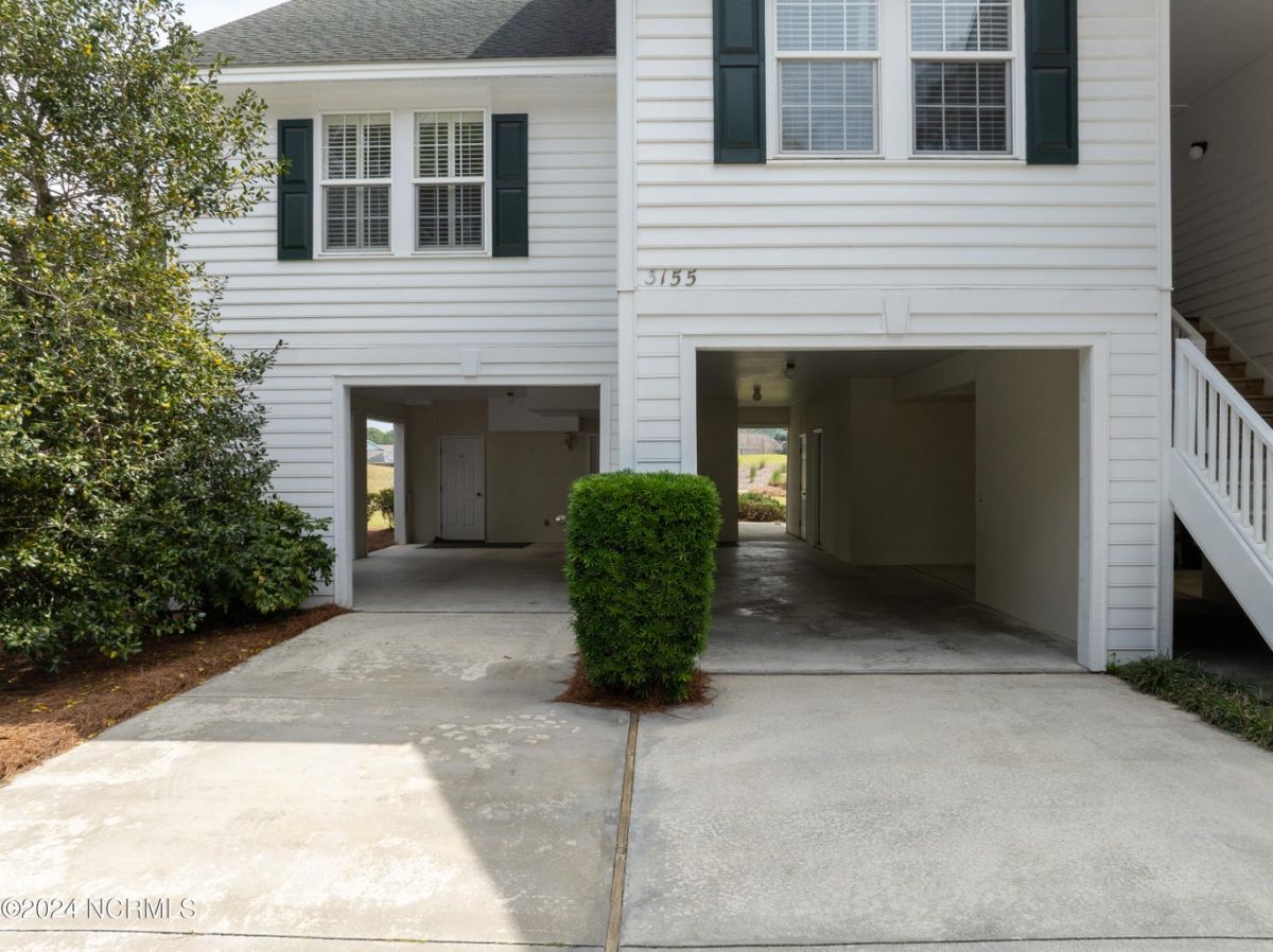 3155 Lakeside Commons Drive