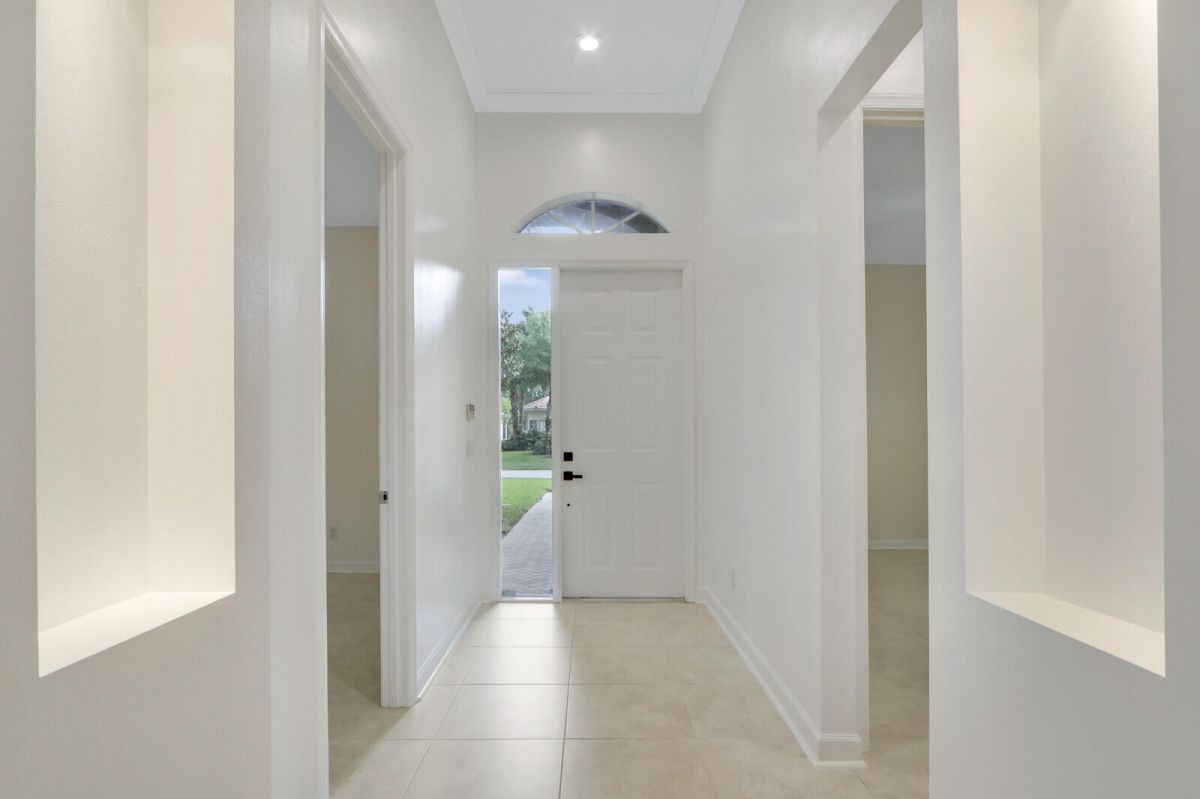 7660 Greenbrier Circle