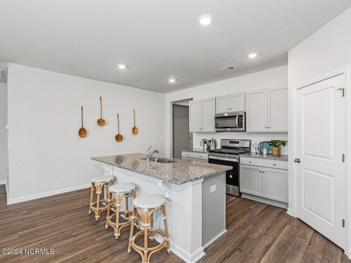 3093 Lochgreen Circle