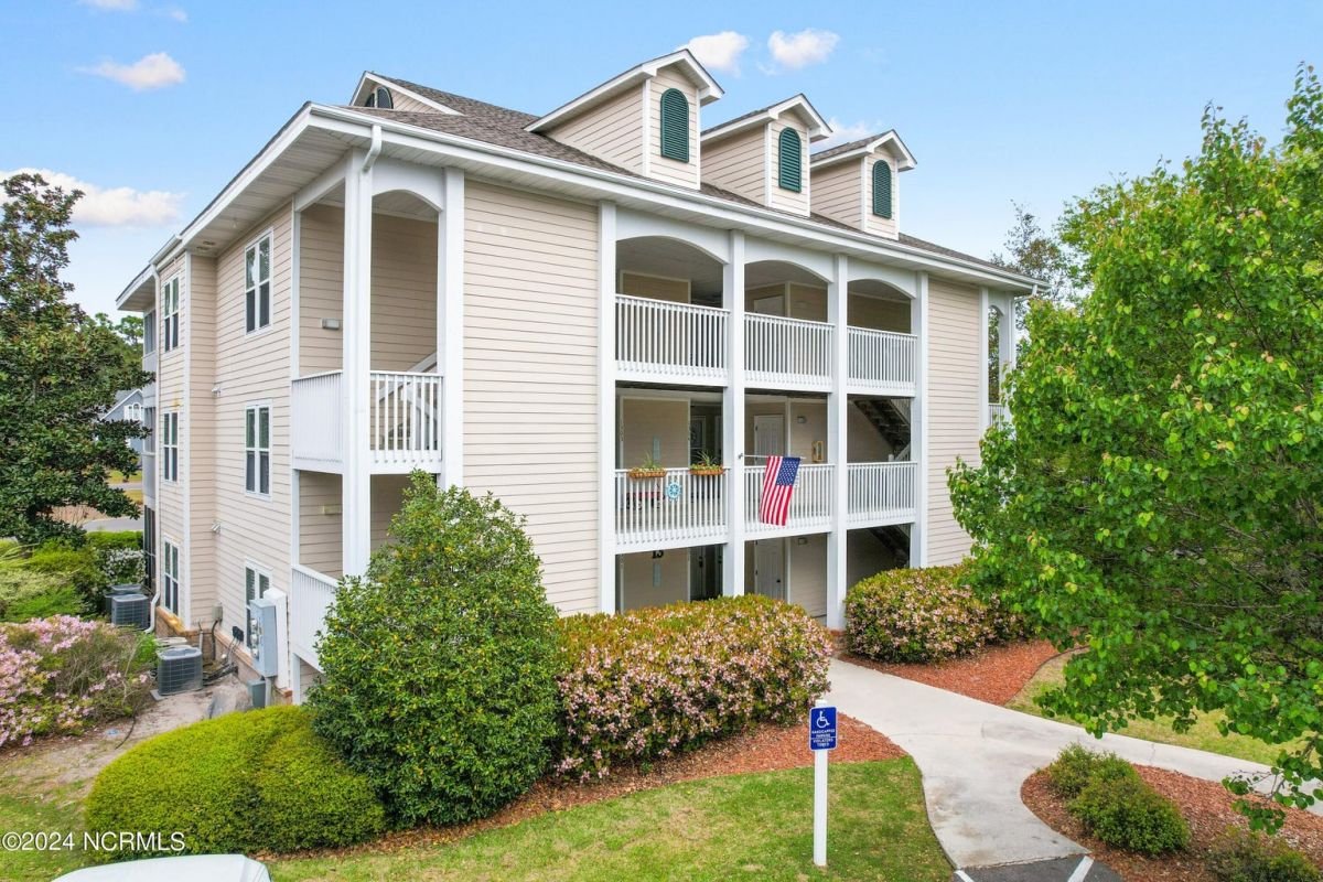 3350 Club Villas Drive