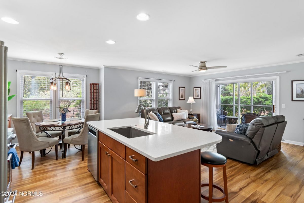 3350 Club Villas Drive