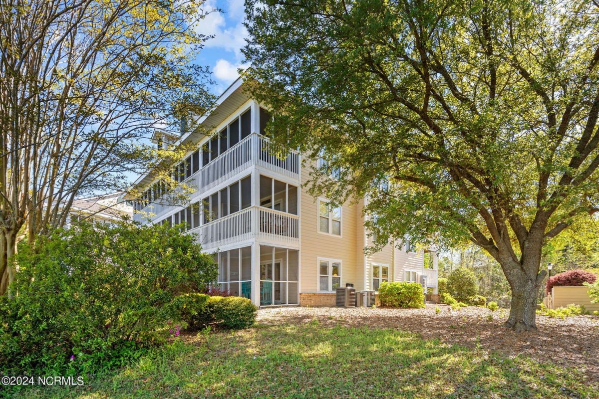 3350 Club Villas Drive