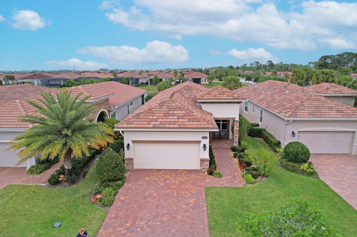 20044 Caserta Way