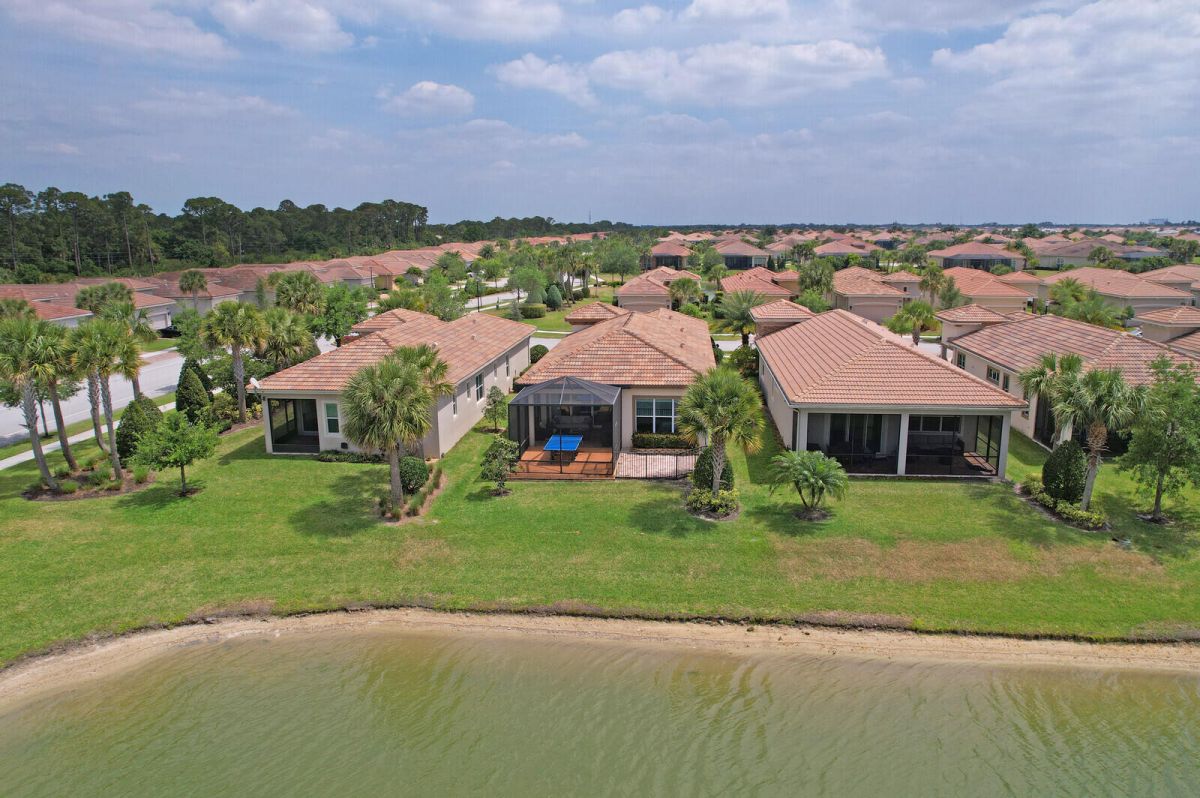 20044 Caserta Way