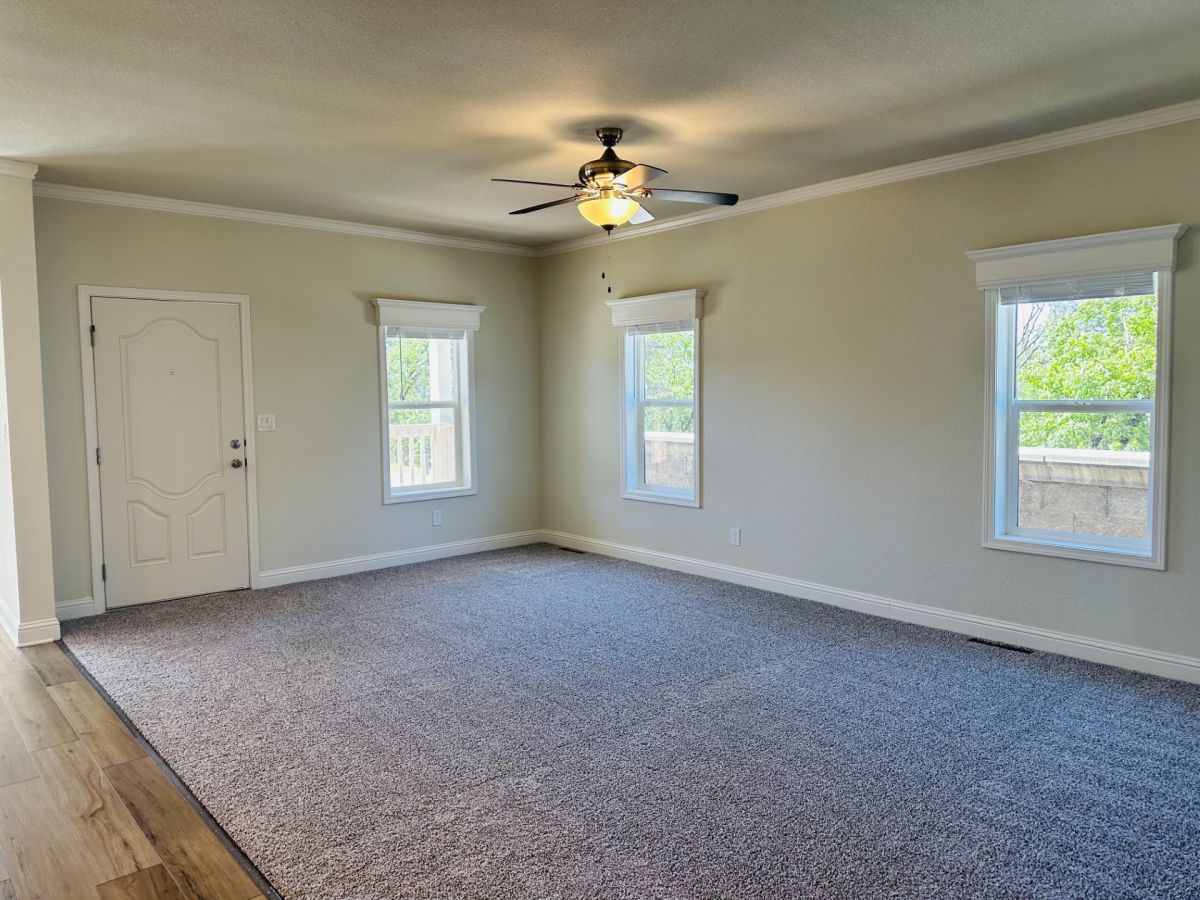 10190 Heritage Oak Drive