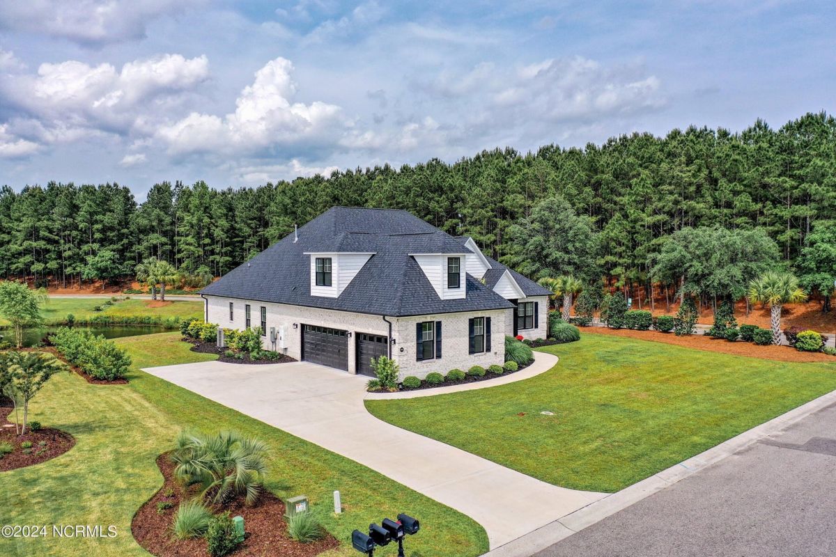 1002 Cloudbreak Court
