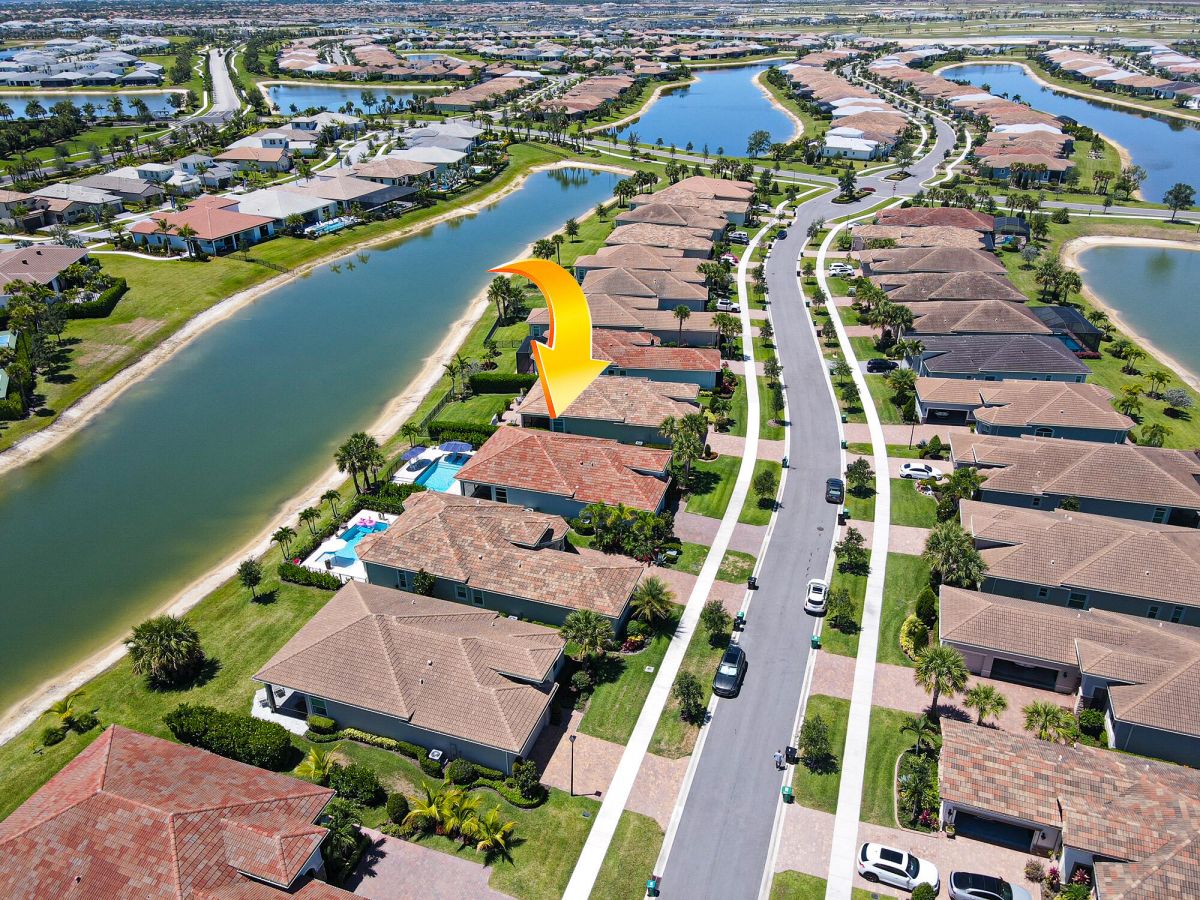 8653 Carrara Way