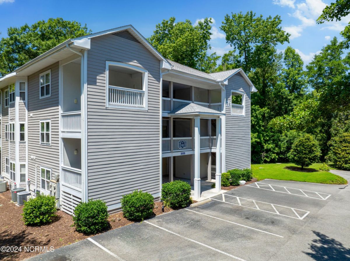 3030 Marsh Winds Circle