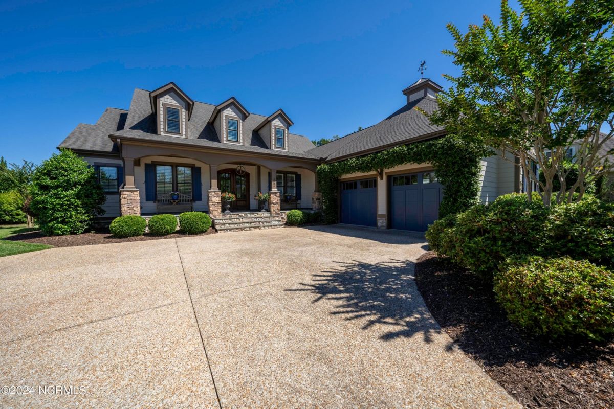 3586 Hemlock Ridge Drive