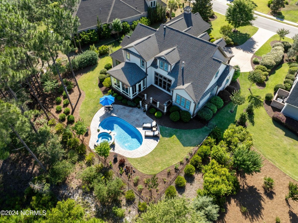 3586 Hemlock Ridge Drive