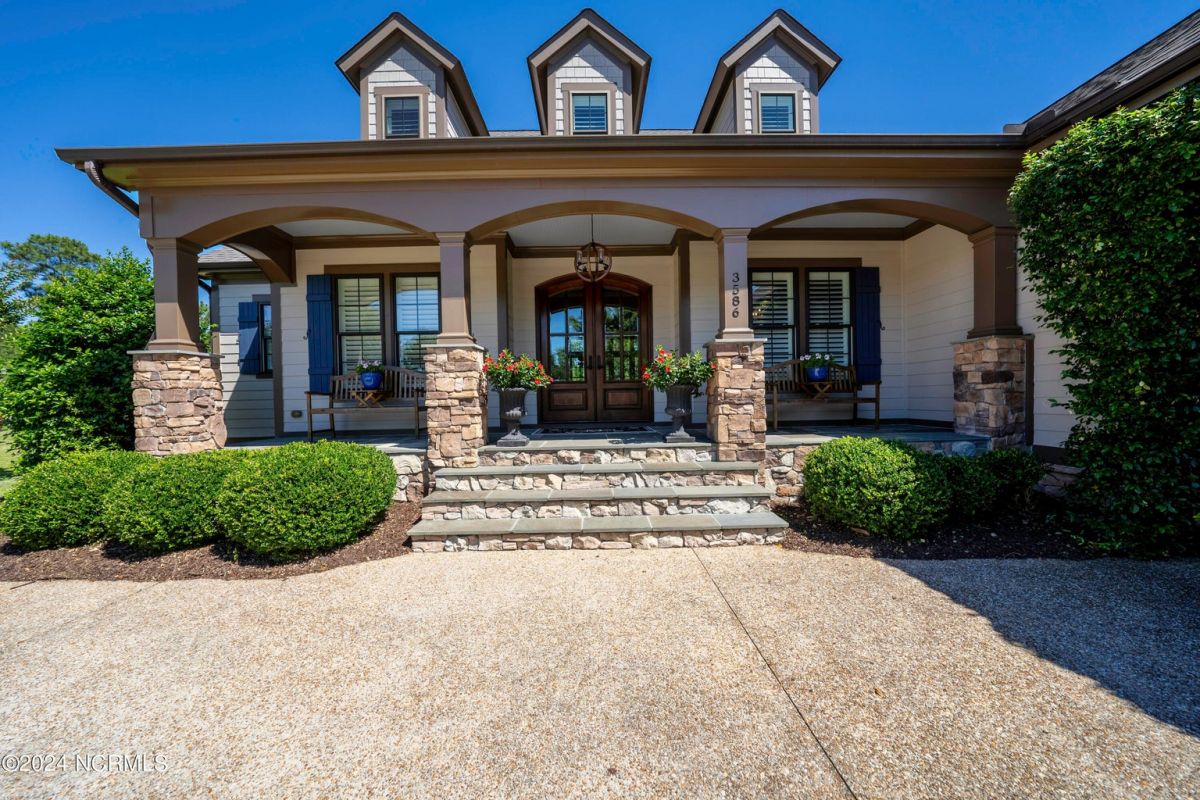 3586 Hemlock Ridge Drive