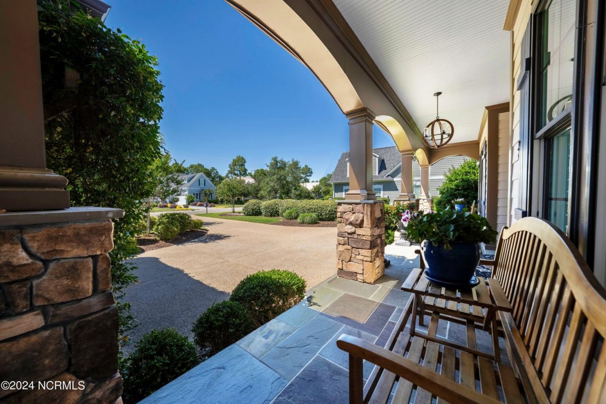 3586 Hemlock Ridge Drive