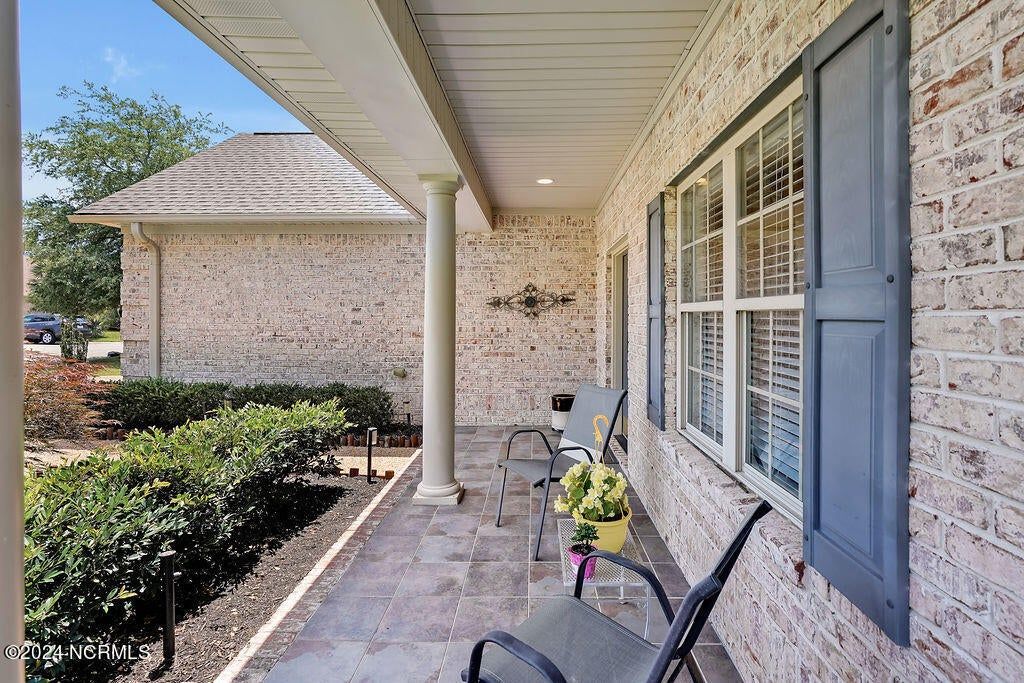 1116 Larchmont Court