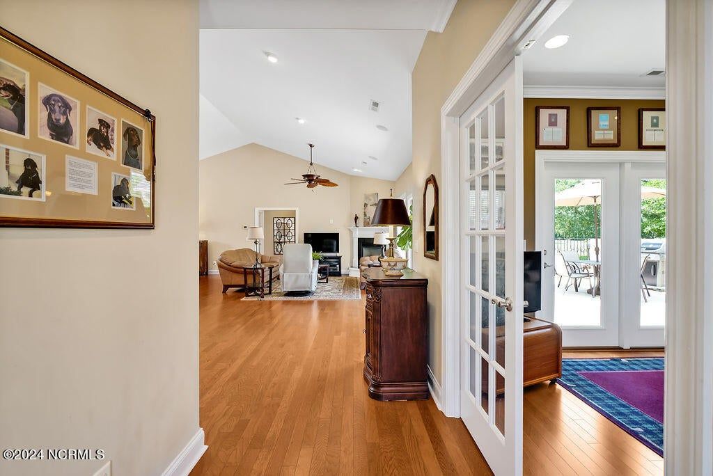 1116 Larchmont Court