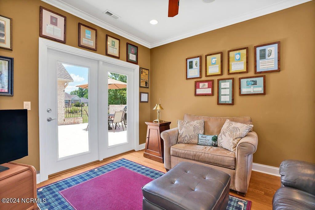 1116 Larchmont Court